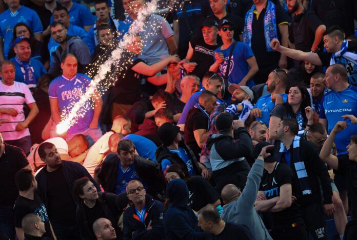 Фенове Левски