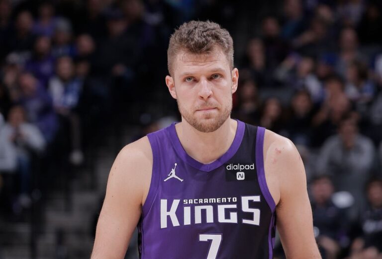 Александър Везенков