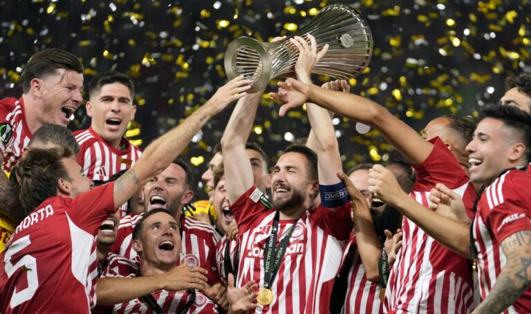 Олимпиакос Лига на конференциите