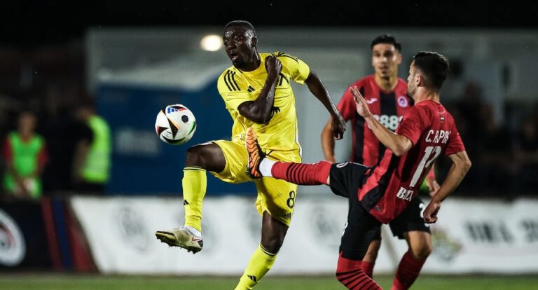 “Левски” писа шестица на Локо в “Надежда” и поведе колоната в Първа лига (Видео)