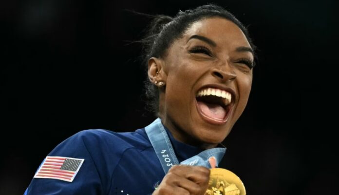 Симон Байлс